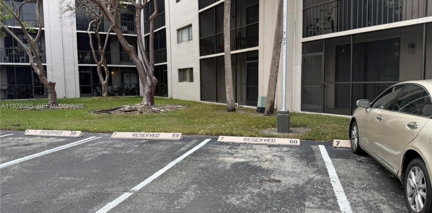 Condo à Miami, Floride, 3 chambres  № 2042825