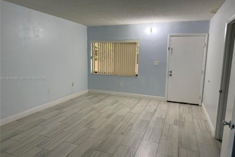Copropriété à louer à Miami, Floride: 3 chambres, 96.62 m2 № 2042825 - photo 5