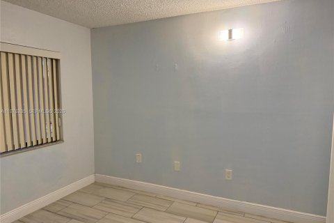 Copropriété à louer à Miami, Floride: 3 chambres, 96.62 m2 № 2042825 - photo 11