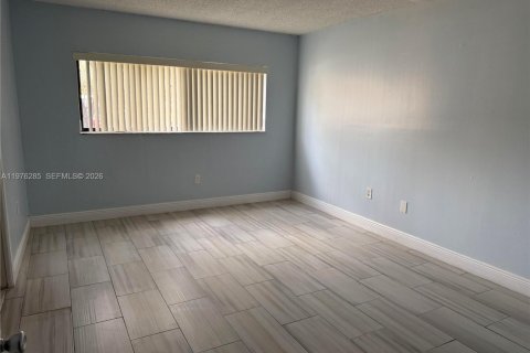 Copropriété à louer à Miami, Floride: 3 chambres, 96.62 m2 № 2042825 - photo 7