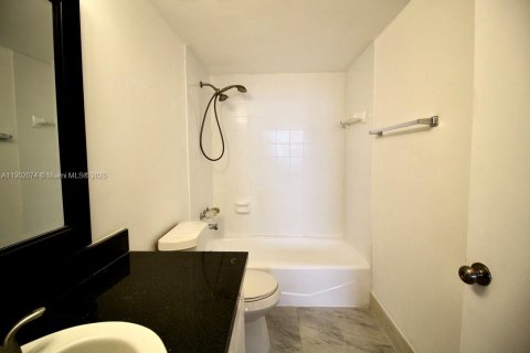 Copropriété à vendre à North Miami, Floride: 2 chambres, 117.06 m2 № 2012291 - photo 11