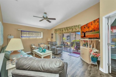 House in Punta Gorda, Florida 2 bedrooms, 128.76 sq.m. № 2393432 - photo 5
