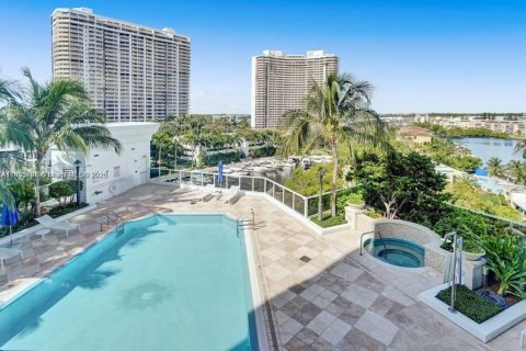 Condominio en venta en Aventura, Florida, 3 dormitorios, 207.64 m2 № 1818667 - foto 18