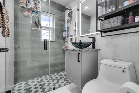 House in Miami, Florida 2 bedrooms, 67.45 sq.m. № 2031028 - photo 14