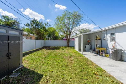 House in Miami, Florida 2 bedrooms, 67.45 sq.m. № 2031028 - photo 22