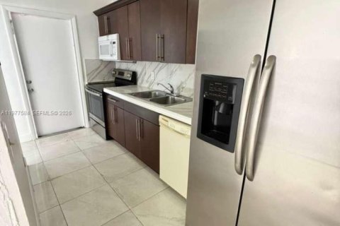 Снять в аренду кондоминиум в Лодерхилл, Флорида 2 спальни, 94.76м2, № 2041814 - фото 2