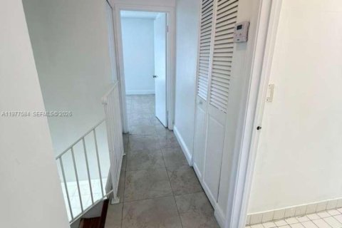 Снять в аренду кондоминиум в Лодерхилл, Флорида 2 спальни, 94.76м2, № 2041814 - фото 12