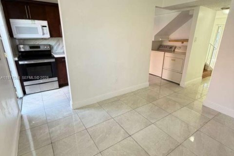 Снять в аренду кондоминиум в Лодерхилл, Флорида 2 спальни, 94.76м2, № 2041814 - фото 5