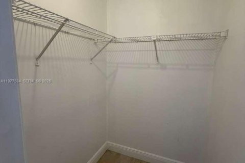 Снять в аренду кондоминиум в Лодерхилл, Флорида 2 спальни, 94.76м2, № 2041814 - фото 10