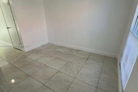 Снять в аренду кондоминиум в Лодерхилл, Флорида 2 спальни, 94.76м2, № 2041814 - фото 13