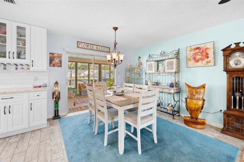House in Spring Hill, Florida 2 bedrooms, 102.66 sq.m. № 2395839 - photo 7