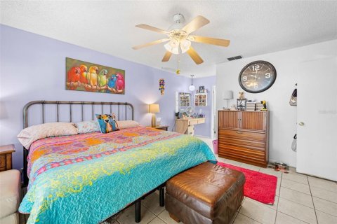 House in Spring Hill, Florida 2 bedrooms, 102.66 sq.m. № 2395839 - photo 16