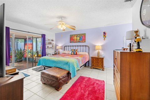 House in Spring Hill, Florida 2 bedrooms, 102.66 sq.m. № 2395839 - photo 15