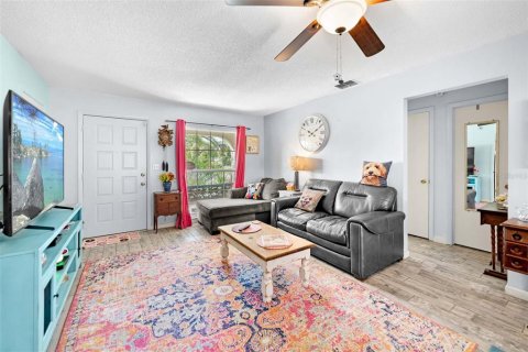 House in Spring Hill, Florida 2 bedrooms, 102.66 sq.m. № 2395839 - photo 5