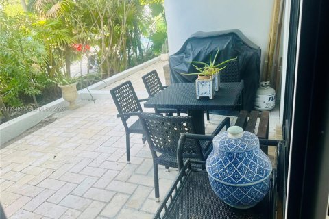 Condominio en alquiler en Key Biscayne, Florida, 1 dormitorio, 90.3 m2 № 2152523 - foto 3
