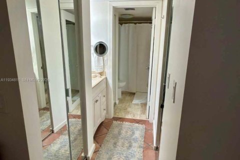 Condominio en alquiler en Key Biscayne, Florida, 1 dormitorio, 90.3 m2 № 2152523 - foto 8
