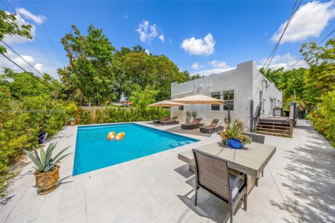 House in Miami, Florida 3 bedrooms, 135.27 sq.m. № 1799539 - photo 23