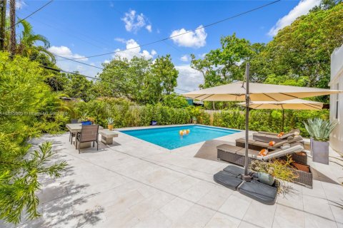 House in Miami, Florida 3 bedrooms, 135.27 sq.m. № 1799539 - photo 22