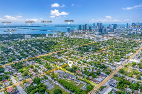 House in Miami, Florida 3 bedrooms, 135.27 sq.m. № 1799539 - photo 26