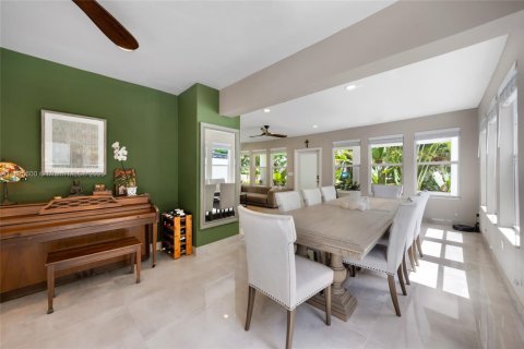 House in Miami, Florida 3 bedrooms, 135.27 sq.m. № 1799539 - photo 8