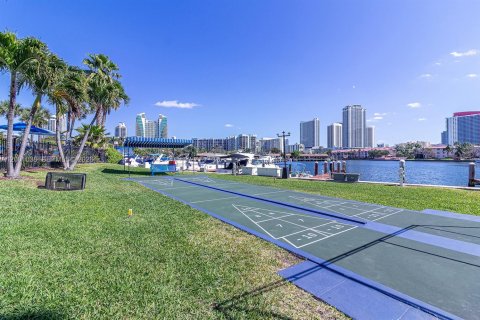 Copropriété à louer à Hallandale Beach, Floride: 1 chambre, 76.92 m2 № 2064991 - photo 23