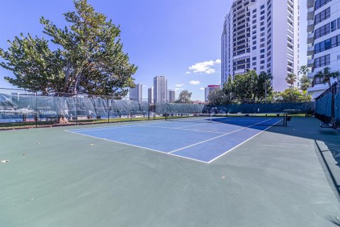 Copropriété à louer à Hallandale Beach, Floride: 1 chambre, 76.92 m2 № 2064991 - photo 21