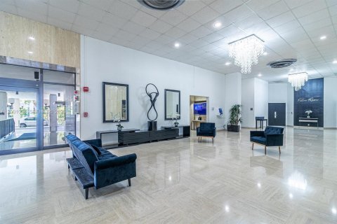 Copropriété à louer à Hallandale Beach, Floride: 1 chambre, 76.92 m2 № 2064991 - photo 17
