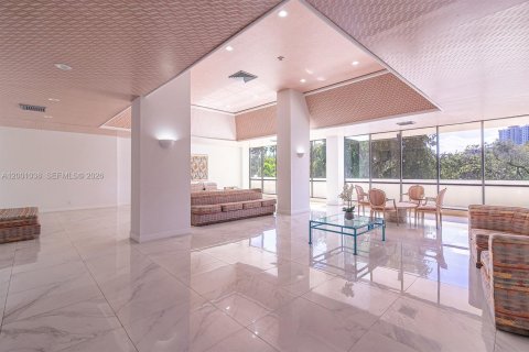Copropriété à louer à Hallandale Beach, Floride: 1 chambre, 76.92 m2 № 2064991 - photo 18