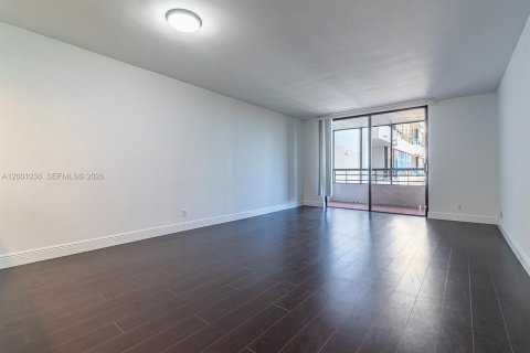 Copropriété à louer à Hallandale Beach, Floride: 1 chambre, 76.92 m2 № 2064991 - photo 6