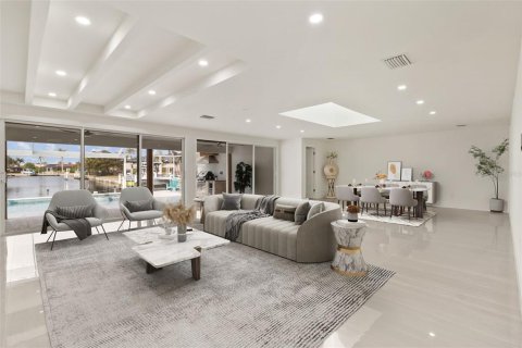 Villa ou maison à vendre à Punta Gorda, Floride: 4 chambres, 258.55 m2 № 1538537 - photo 6