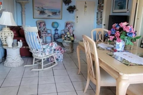 Condominio en venta en Miami, Florida, 1 dormitorio, 65.87 m2 № 1862928 - foto 4
