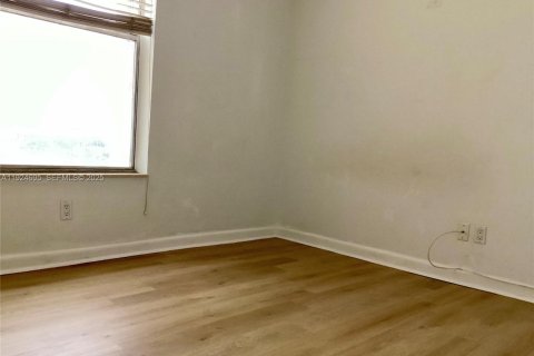 Condominio en alquiler en North Miami, Florida, 2 dormitorios, 89.46 m2 № 1983140 - foto 18
