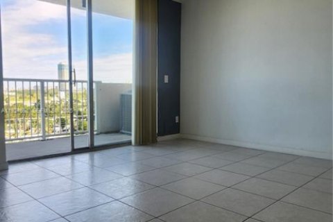 Condominio en alquiler en North Miami, Florida, 2 dormitorios, 89.46 m2 № 1983140 - foto 7