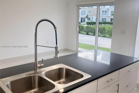 Купить таунхаус в Хомстед, Флорида 4 спальни, 133.22м2, № 1957120 - фото 6