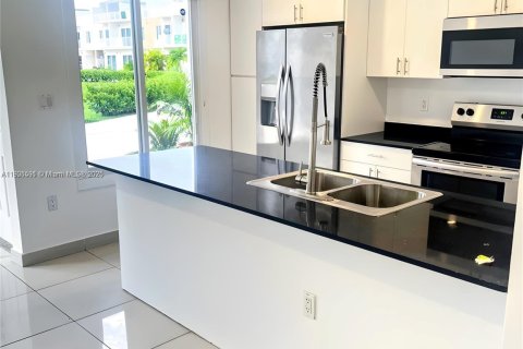 Купить таунхаус в Хомстед, Флорида 4 спальни, 133.22м2, № 1957120 - фото 5