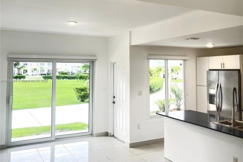 Купить таунхаус в Хомстед, Флорида 4 спальни, 133.22м2, № 1957120 - фото 4