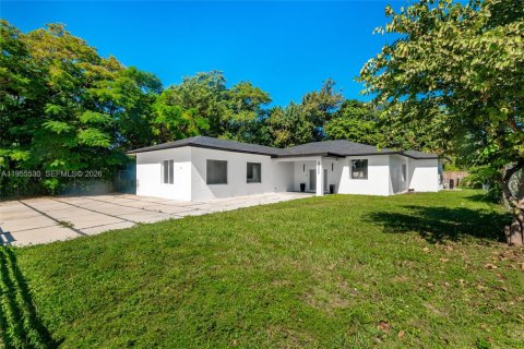 Casa en alquiler en Miami, Florida, 5 dormitorios, 207.82 m2 № 2010270 - foto 19