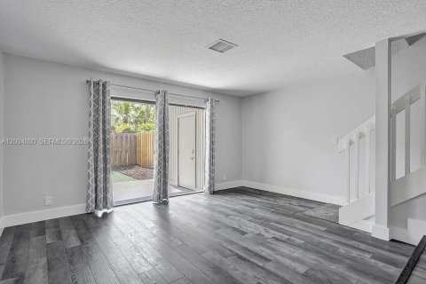 Casa en venta en Davie, Florida, 2 dormitorios, 121.89 m2 № 2074329 - foto 7