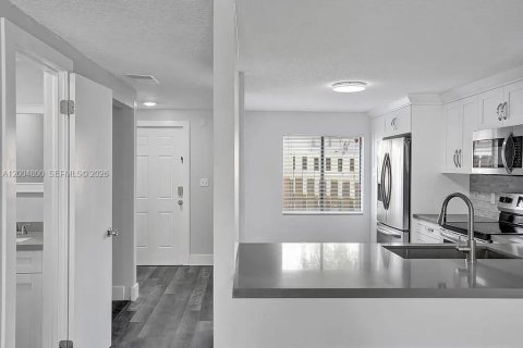 Casa en venta en Davie, Florida, 2 dormitorios, 121.89 m2 № 2074329 - foto 2