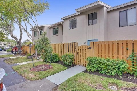 Casa en Davie, Florida 2 dormitorios, 121.89 m2 № 2074329