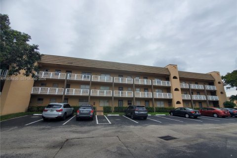 Condo in Sunrise, Florida, 2 bedrooms  № 2010703