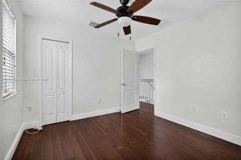 Townhouse in Miramar, Florida 3 bedrooms, 136.57 sq.m. № 1953786 - photo 28