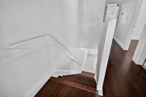 Townhouse in Miramar, Florida 3 bedrooms, 136.57 sq.m. № 1953786 - photo 17