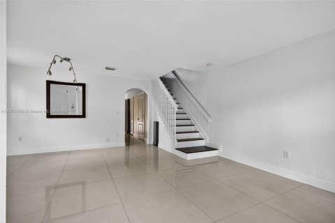 Townhouse in Miramar, Florida 3 bedrooms, 136.57 sq.m. № 1953786 - photo 5