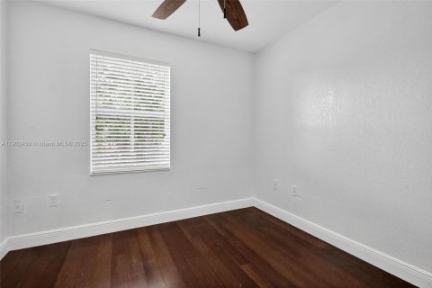 Townhouse in Miramar, Florida 3 bedrooms, 136.57 sq.m. № 1953786 - photo 27