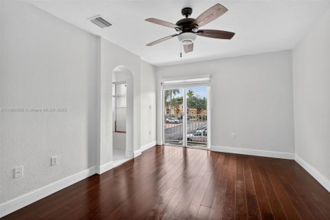 Townhouse in Miramar, Florida 3 bedrooms, 136.57 sq.m. № 1953786 - photo 18