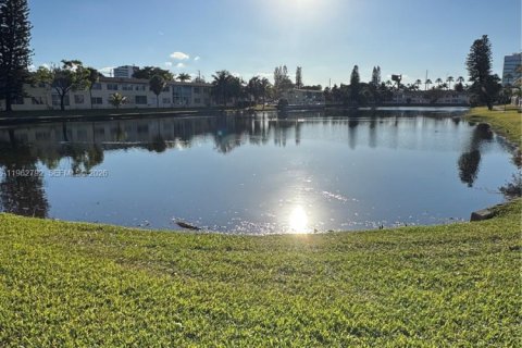 Купить кондоминиум в Авентура, Флорида 2 спальни, 102.01м2, № 2025269 - фото 9