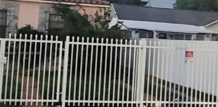 Appartement à Miami, Floride 2 chambres, 205.69 m2 № 1987247