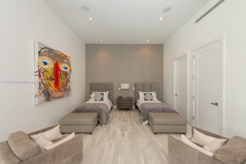Casa en venta en North Miami, Florida, 8 dormitorios, 434.13 m2 № 1859955 - foto 22