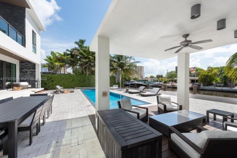 Casa en venta en North Miami, Florida, 8 dormitorios, 434.13 m2 № 1859955 - foto 10
